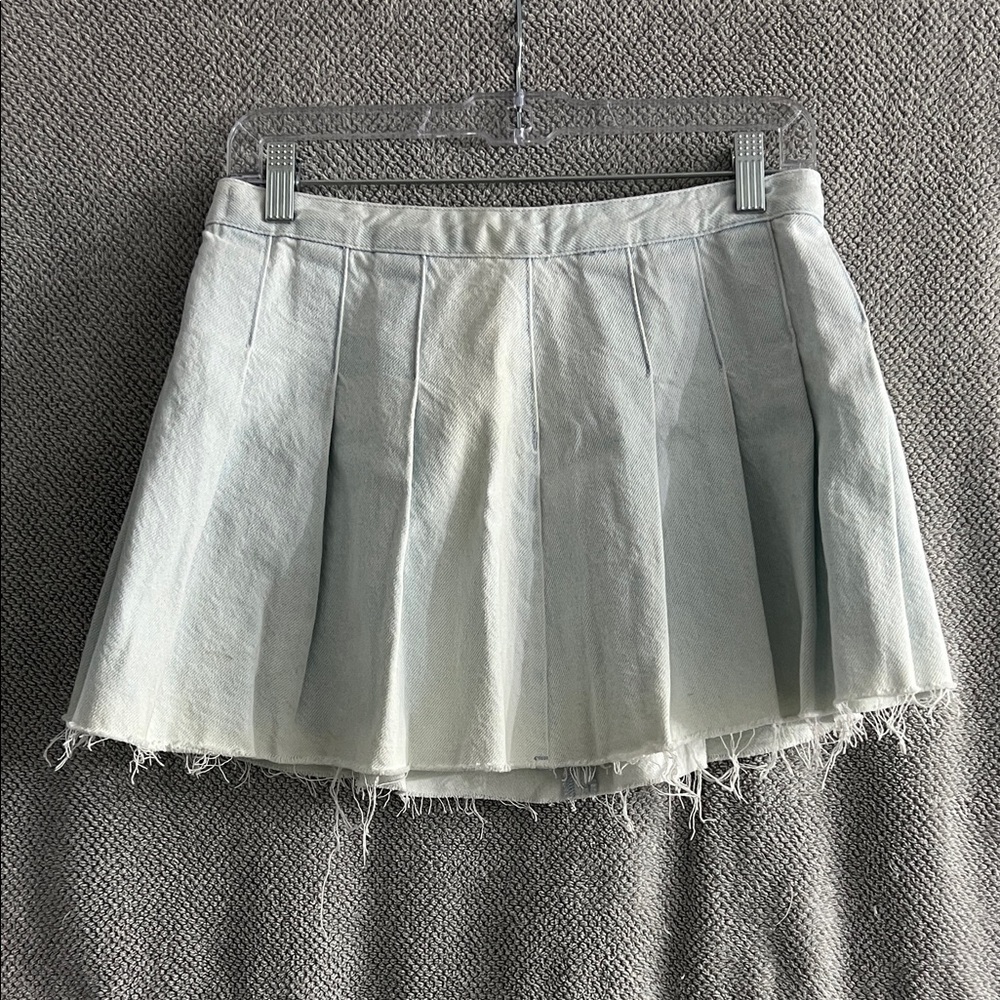 PacSun Light Denim Pleated Mini Skirt, size 25, smoke free home, raw hem